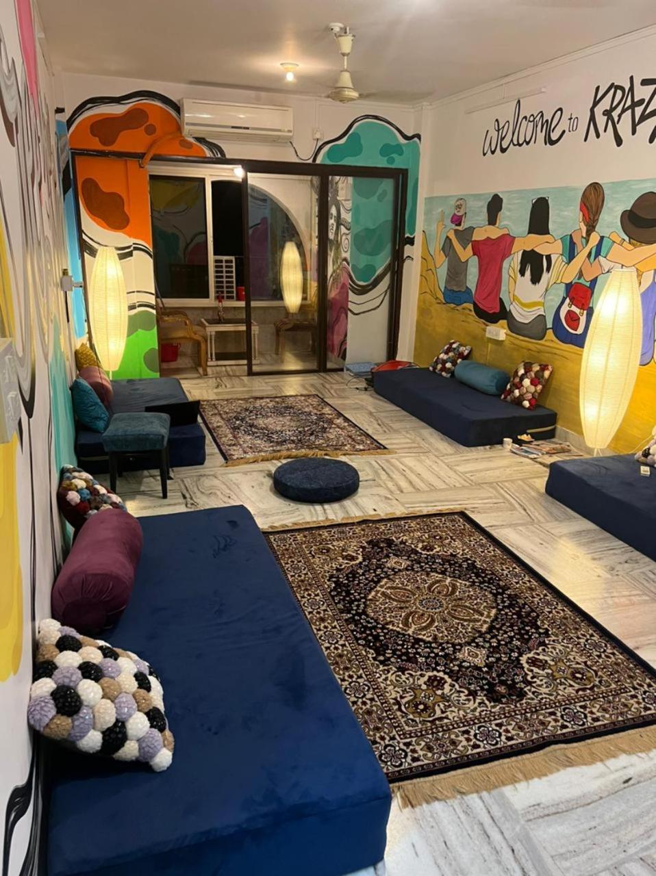 Krazy Solo Hostel Мумбаї Екстер'єр фото