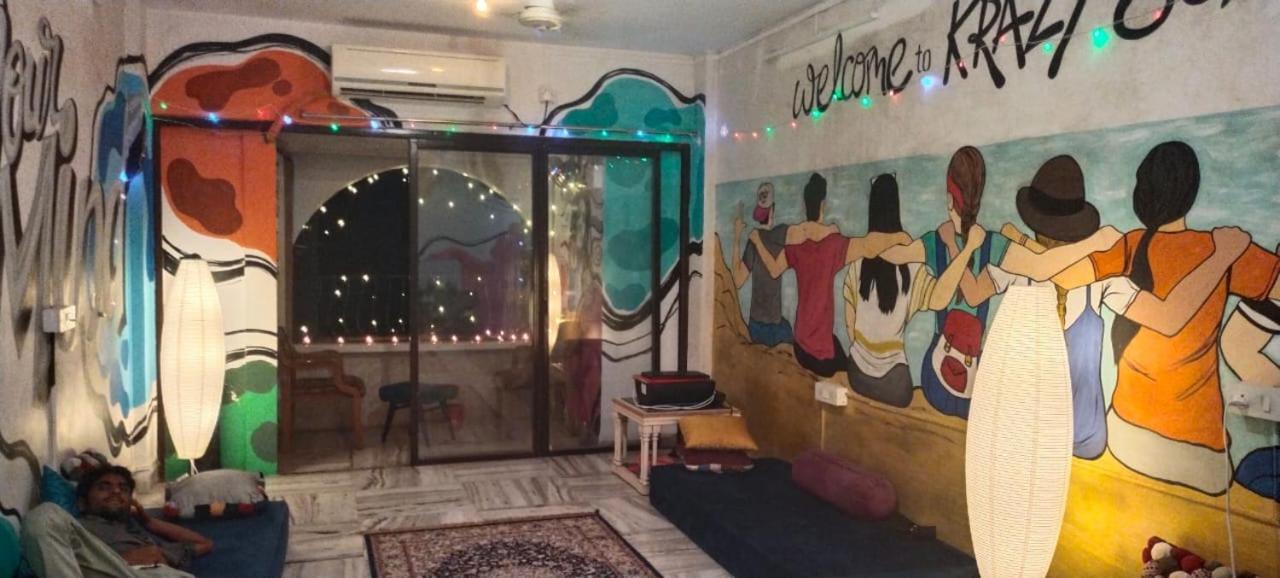 Krazy Solo Hostel Мумбаї Екстер'єр фото