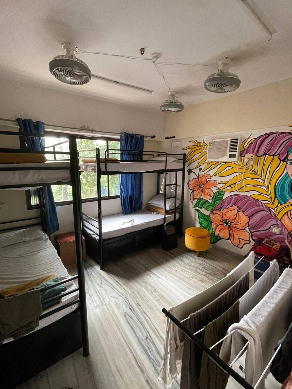 Krazy Solo Hostel Мумбаї Екстер'єр фото